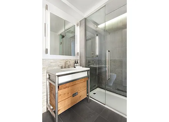 Rented by Warburg | media 26