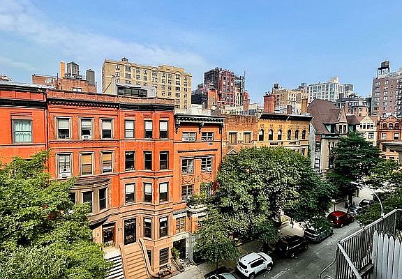 5th image of 312 W 76th St #5F
