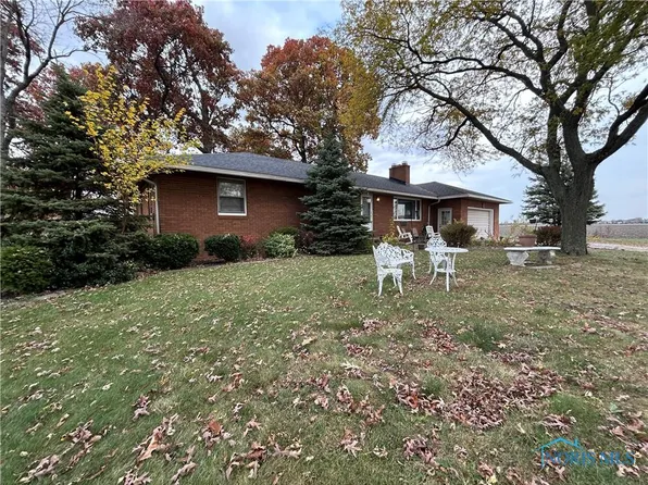 15240 W Poe Rd, Bowling Green, OH 43402