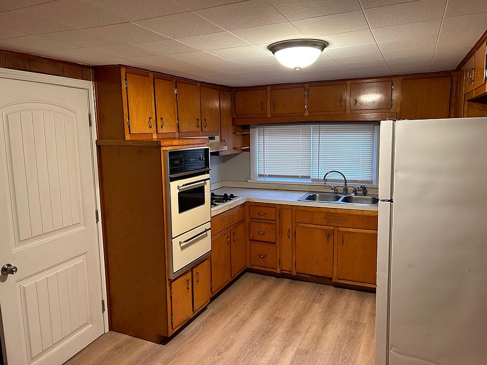 2nd image of 18 Harvel Ct