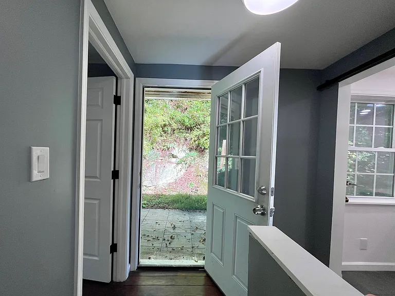 713 Warren Rd — Photo 37