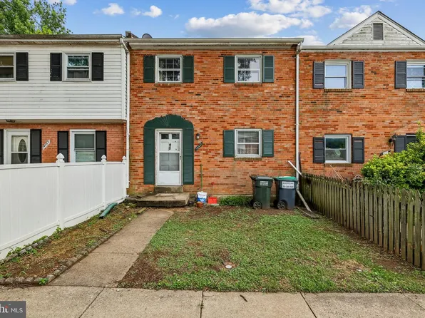 14447 Village Dr, Woodbridge, VA 22191