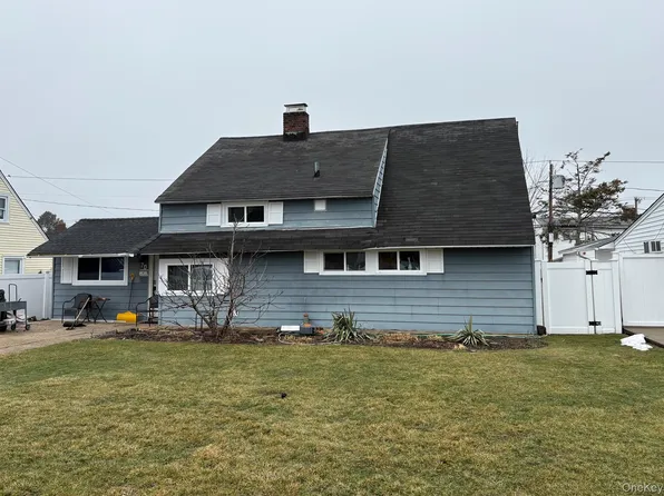 70 Abbey Lane, Levittown, NY 11756