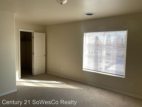 5th image of 1921 Hollyhock Cir