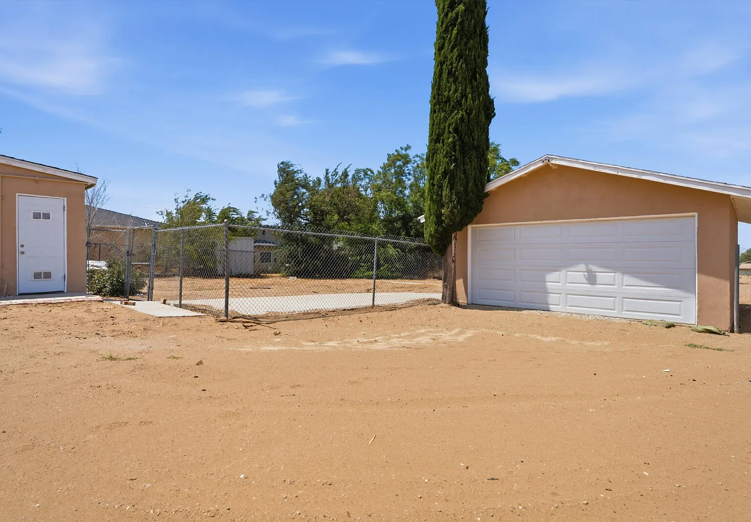 2 bed, 1.0 bath, 858 sqft, $2,500 — Photo 2