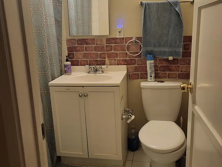Topeka Dr — Photo 8
