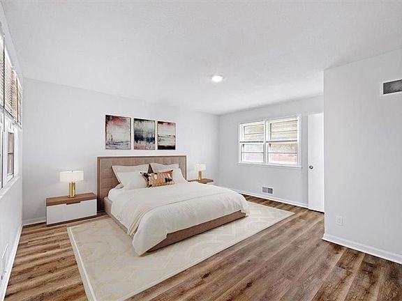 5th image of 6005 Sterling Ave