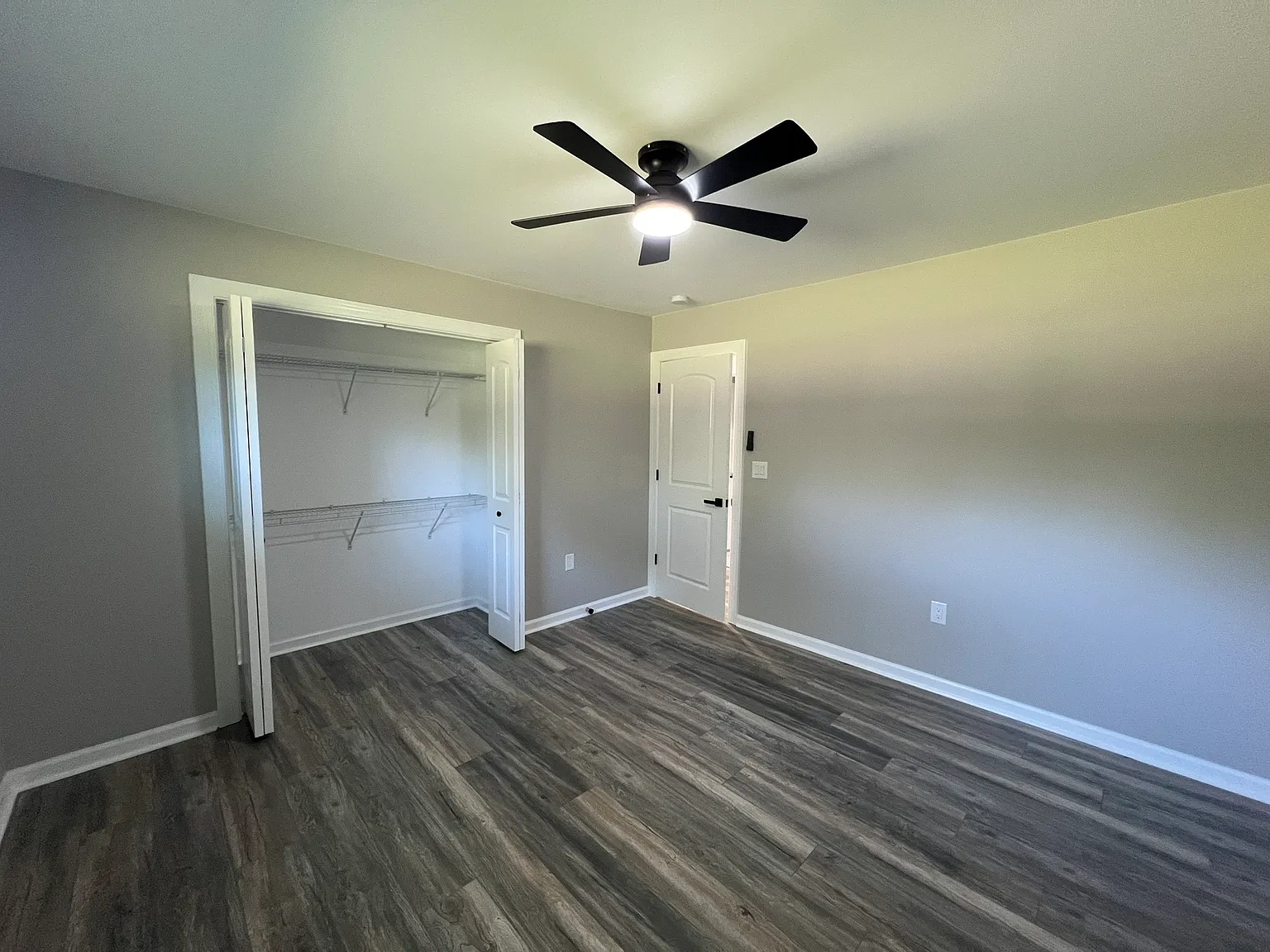 Cresthill Drive 11405 - 1 — Photo 4