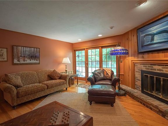 4th image of 399 Tanglewood Ln
