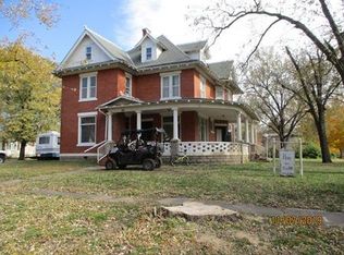 0302 N 9th St, Fredonia, KS 66736