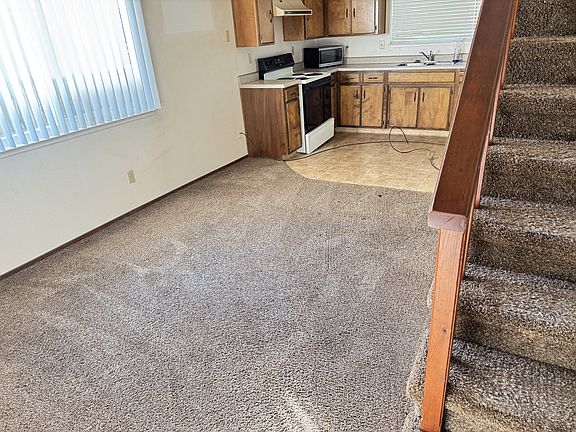 3rd image of 410 Pine St APT 3