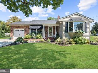 390 Greenview Rd, Turnersville, NJ 08012