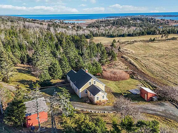 3rd image of 261 Upper Kingsburg Rd