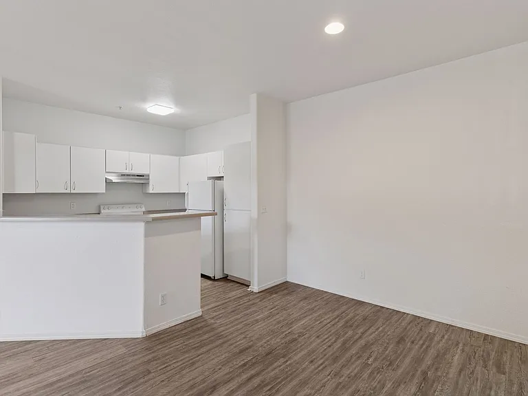 1641 W Canal Cir #723 — Photo 6