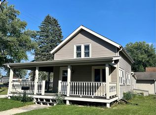 116 Clark St, Pewaukee, WI 53072