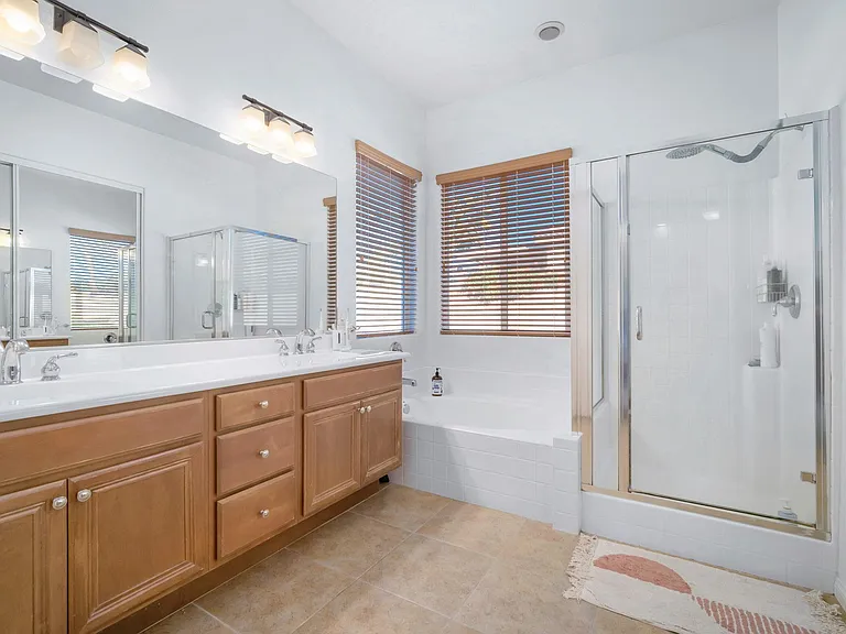 43560 Parkway Esplanade W — Photo 31