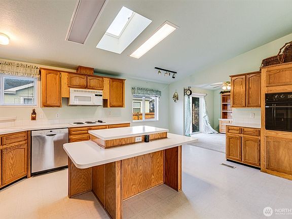 3rd image of 8009 195th Street E #89