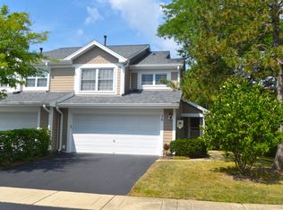 36 Sarahs Grove Ln, Schaumburg, IL 60193