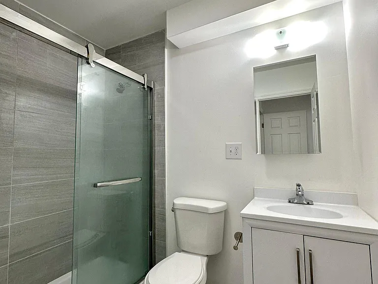 1025 Buttonwood St #2 — Photo 9