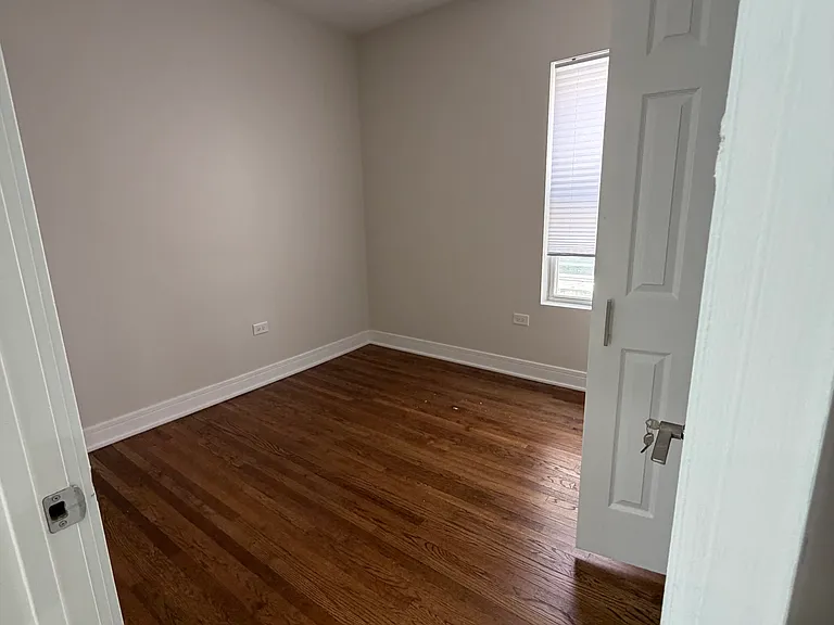 6327 S Artesian Ave #2 — Photo 3