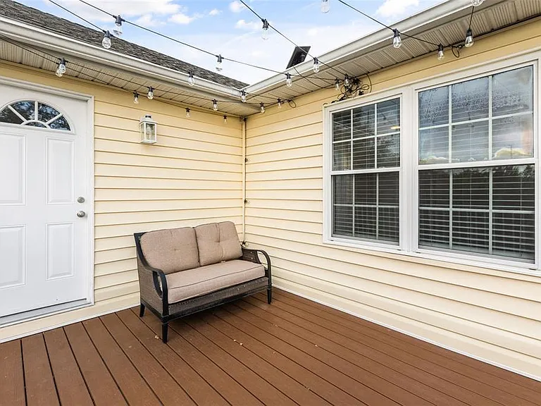 11462 Commercial St — Photo 34