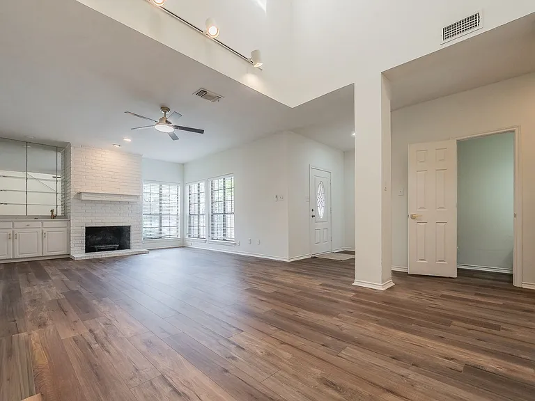 5893 Westhaven Dr — Photo 10