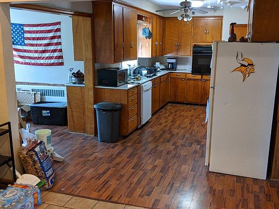3rd image of 75 Hensonshire Ct