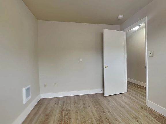 5th image of 1312 Lenore Dr