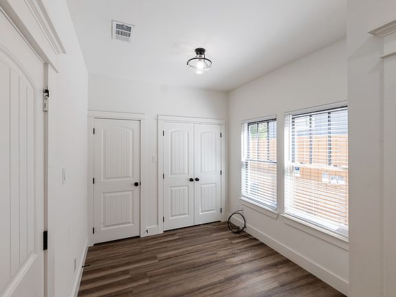 5th image of 1135 Kings Hwy Unit 102