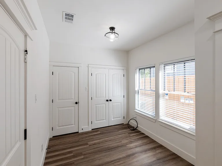 1139 Kings Hwy #102 — Photo 13