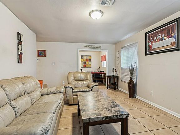 3rd image of 4818 Lancelot Dr