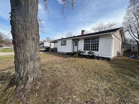 2nd image of 2269 Vine Ave