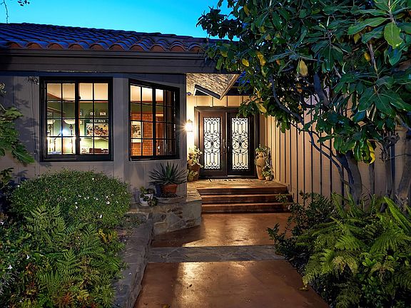55 Alviso Dr Camarillo Twilight MLS (9)