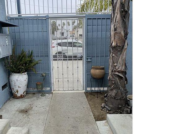 3rd image of 3736 W Slauson Ave