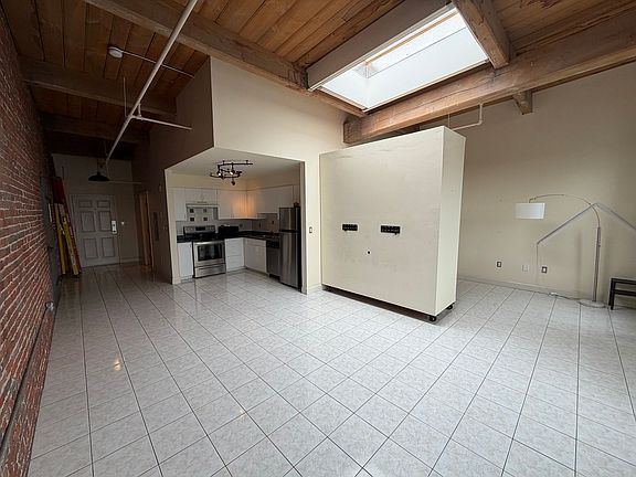2nd image of 172 Middle St APT 506