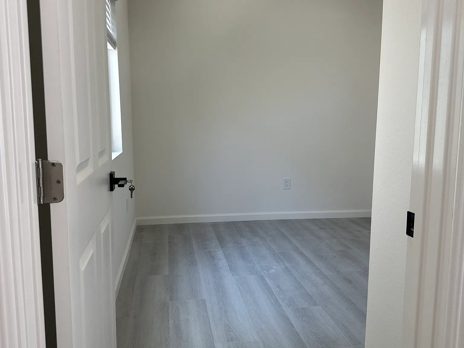 2 bed, 562 sqft, $3,500 — Photo 3