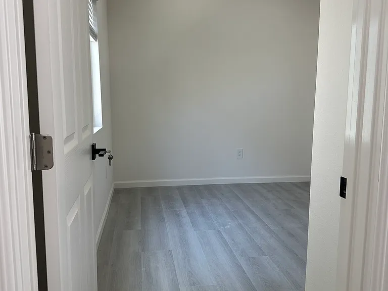 846 Harding Ave #B — Photo 3