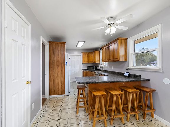 2nd image of 2629 Hilldale Dr