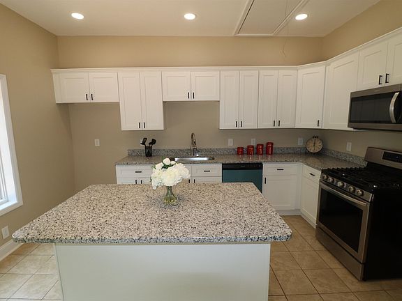 4th image of 2825 Idlewood Dr