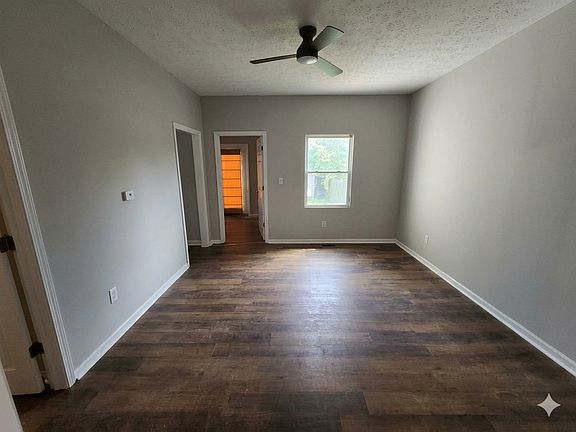 5th image of 1057 E Whittier St