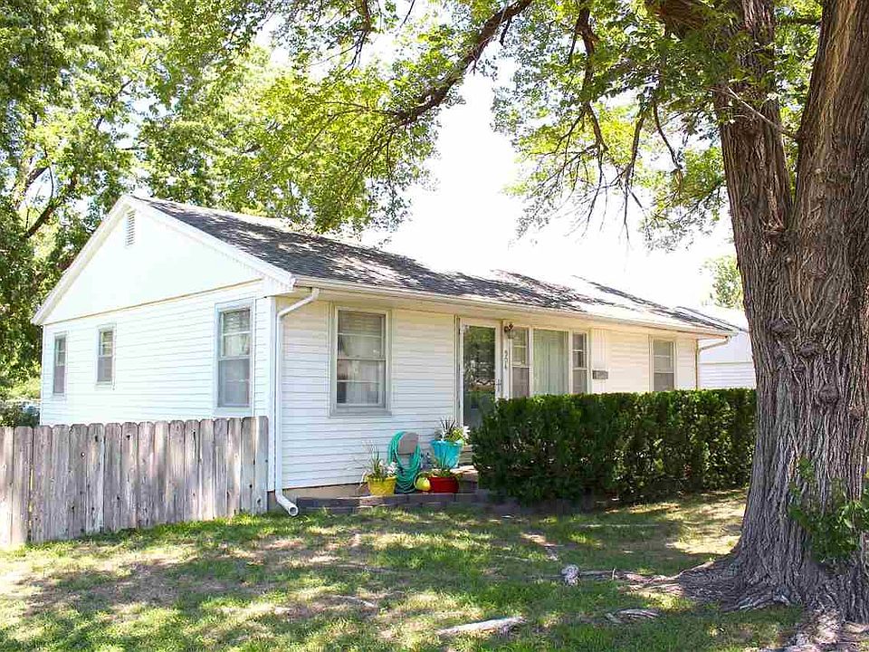 1st image of 904 W 20th Ave
