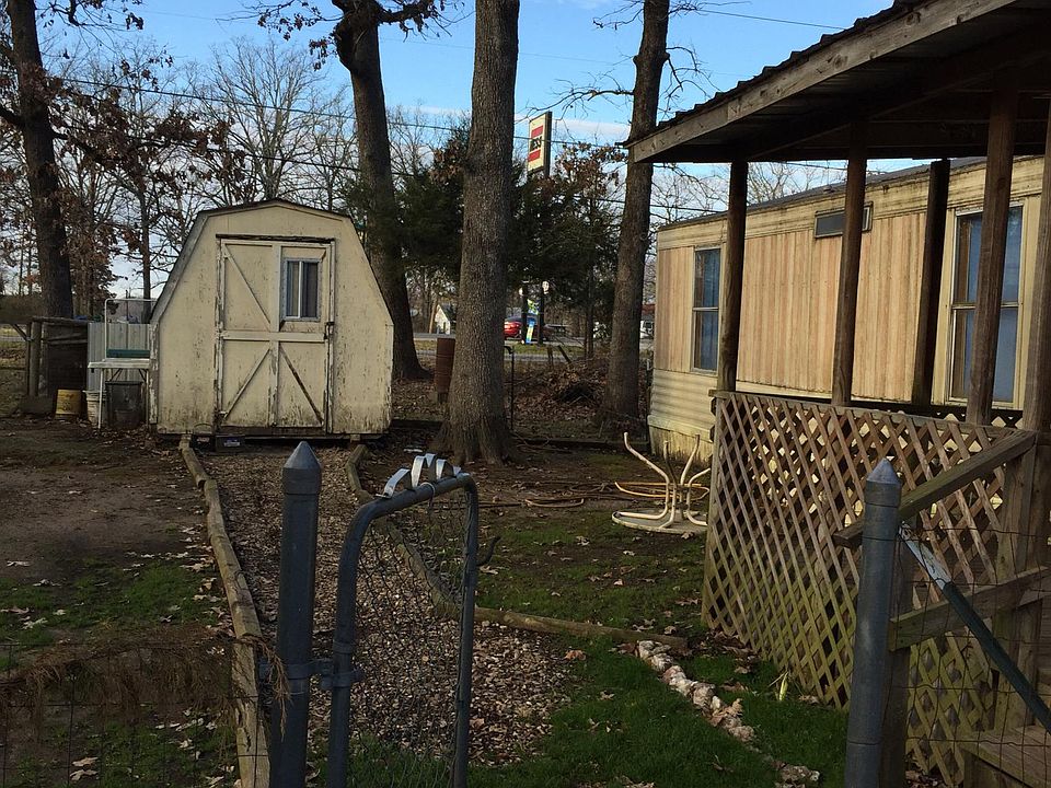 2nd image of 3 Johnson Cir