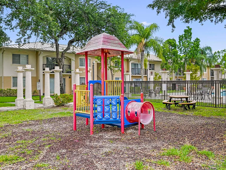 1100 Crestwood Ct S #S-1109 — Photo 32