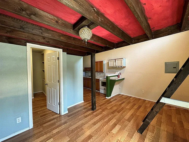 1108 W McCarty Ln #C — Photo 8