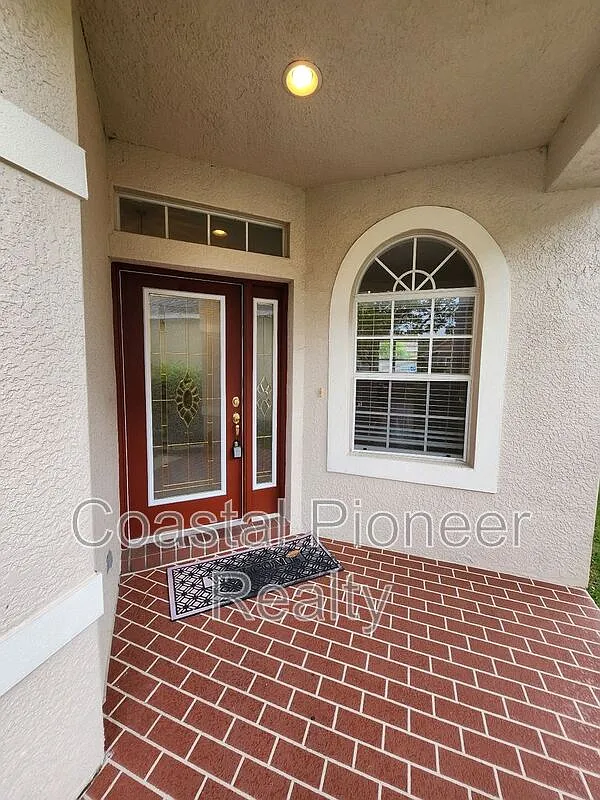 3 bed, 2.0 bath, 1981 sqft, $2,900 — Photo 3