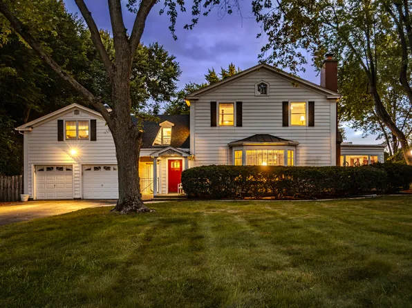 1530 Kaneville Rd, Geneva, IL 60134