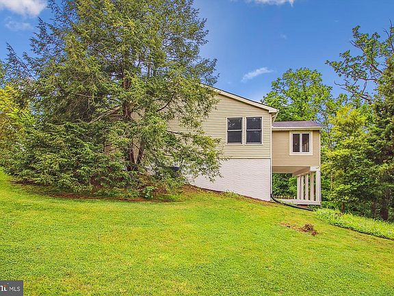 2nd image of 1001 Mastline Dr