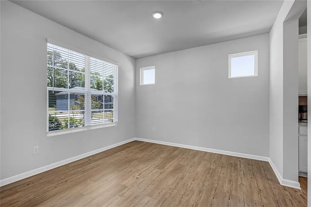 5 bed, 4.0 bath, 3403 sqft, $4,000 — Photo 4