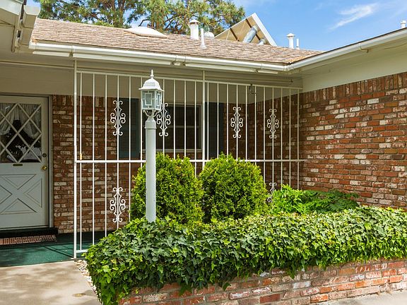 3rd image of 3812 Zion Ct NE