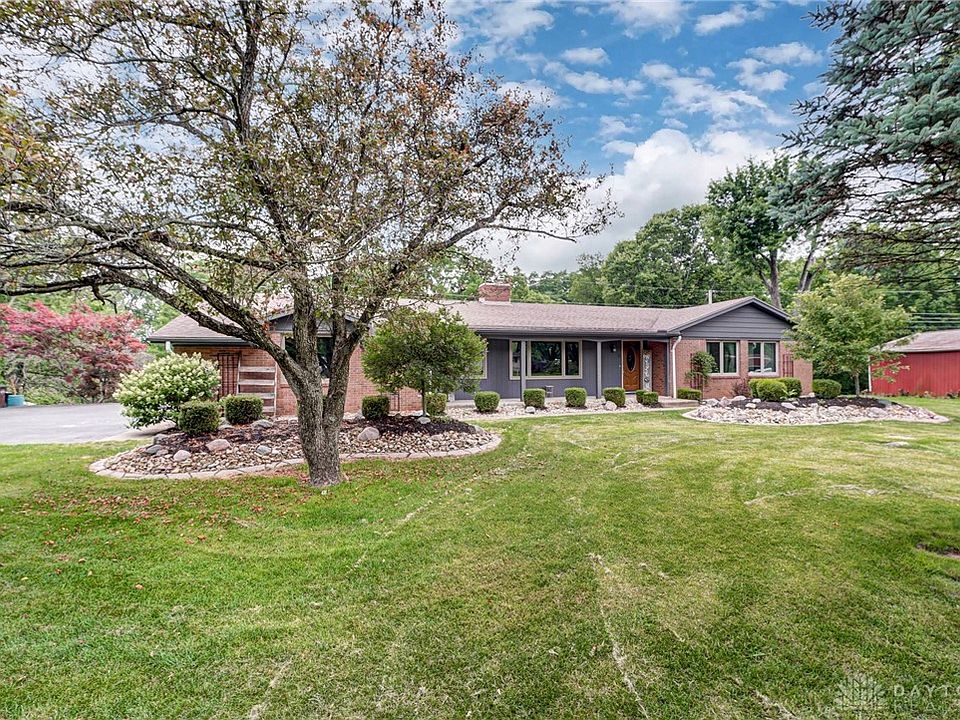 1st image of 173 Carrousel Dr
